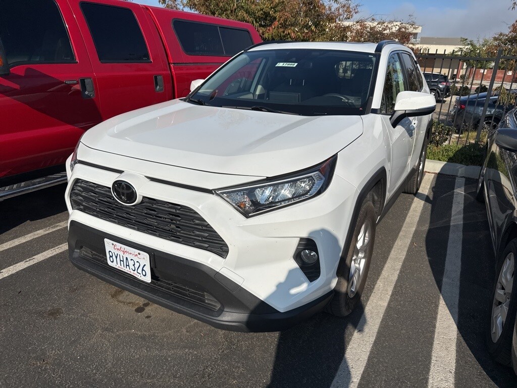 2019 Toyota RAV4 Premium XLE photo 2