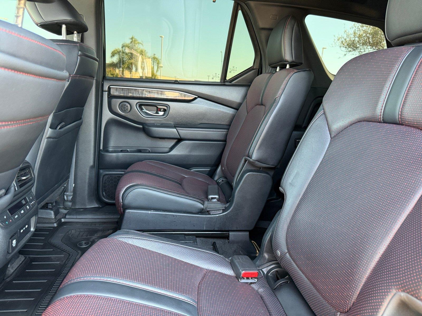 2025 Honda Pilot Black Edition - Photo 18