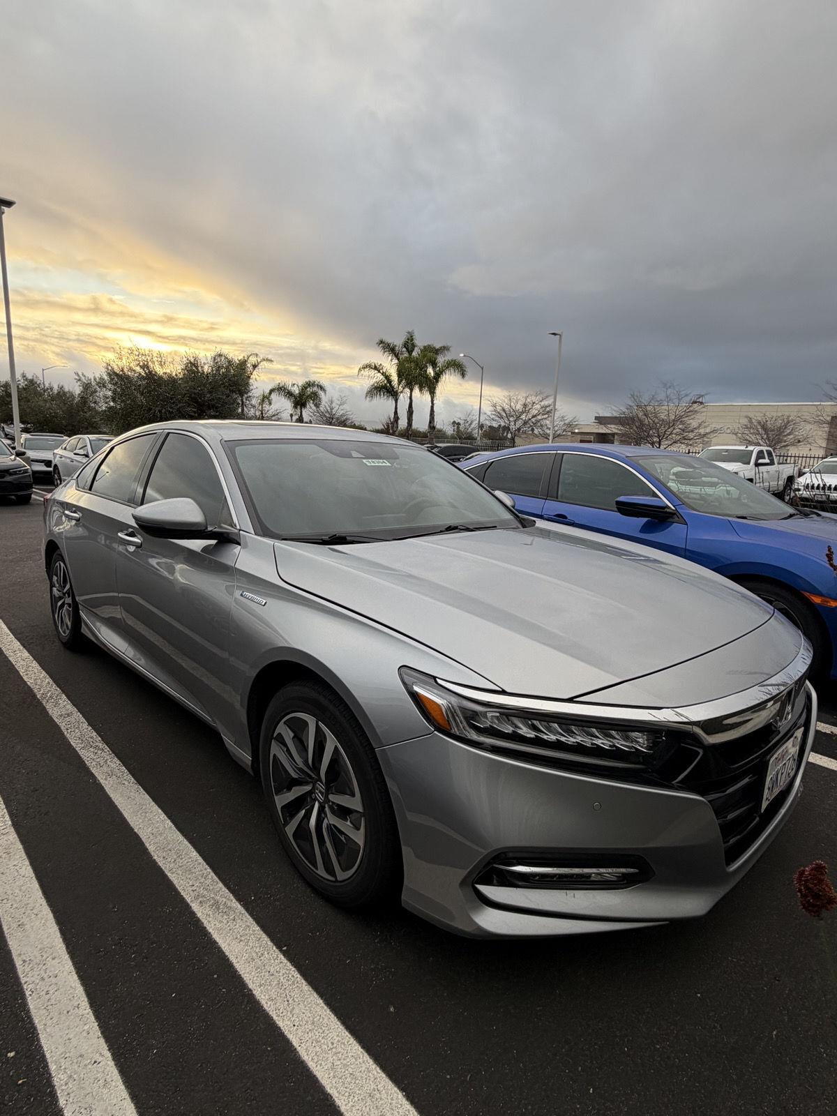 2020 Honda Accord Hybrid Touring's photo