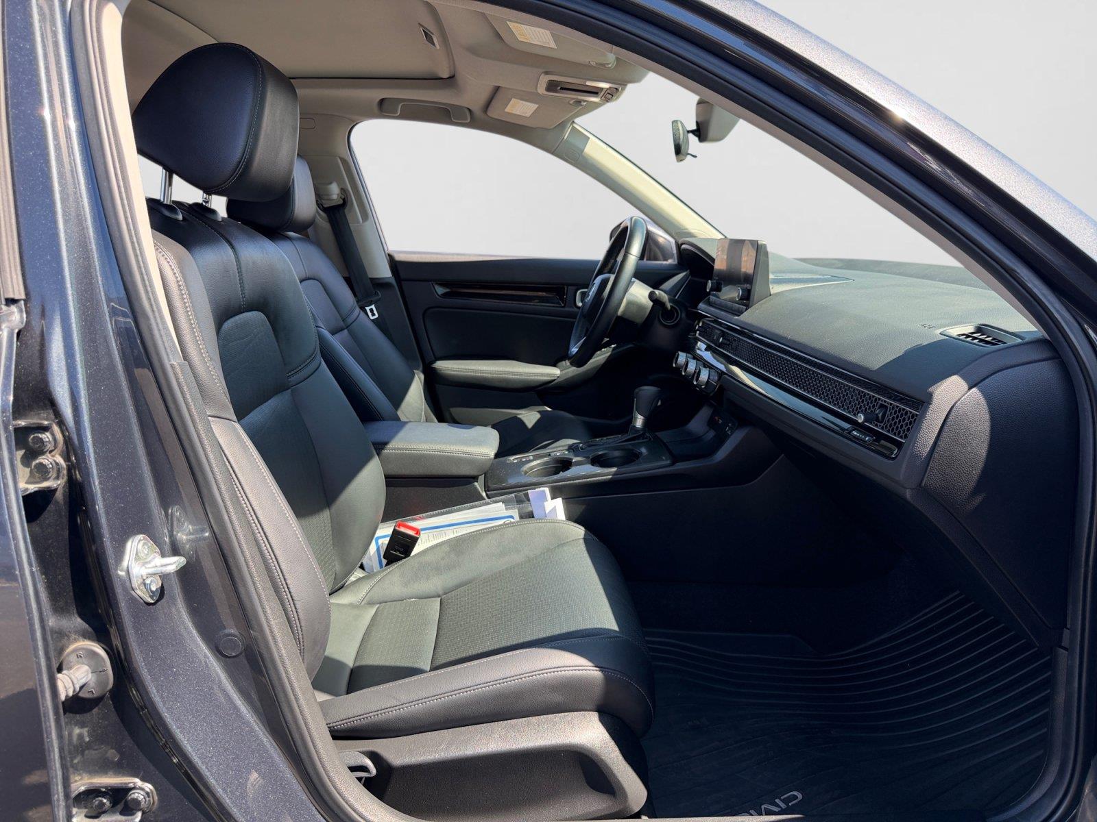 2024 Honda Civic Hatchback EX-L - Photo 12