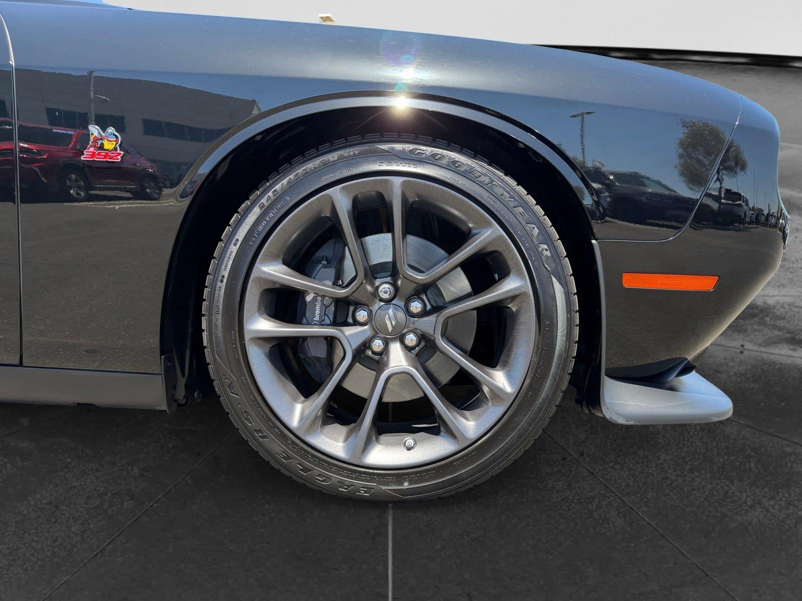 2C3CDZFJ8NH215641