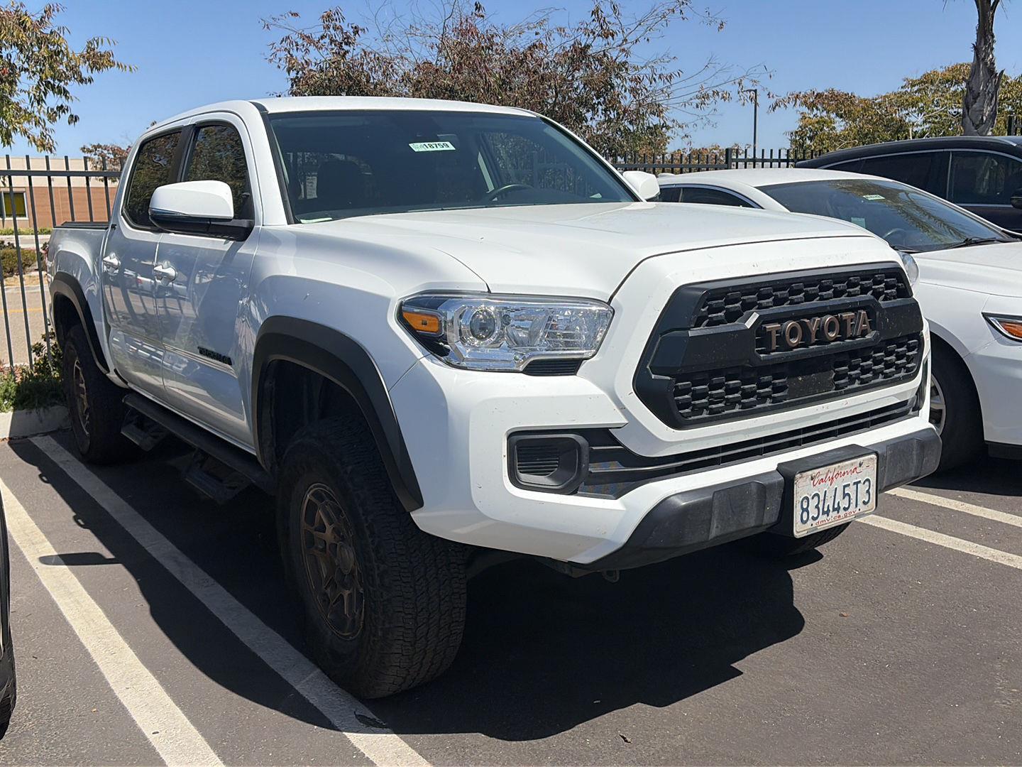 2023 Toyota Tacoma Trail Double Cab 4WD V6 Auto Short Bed's photo