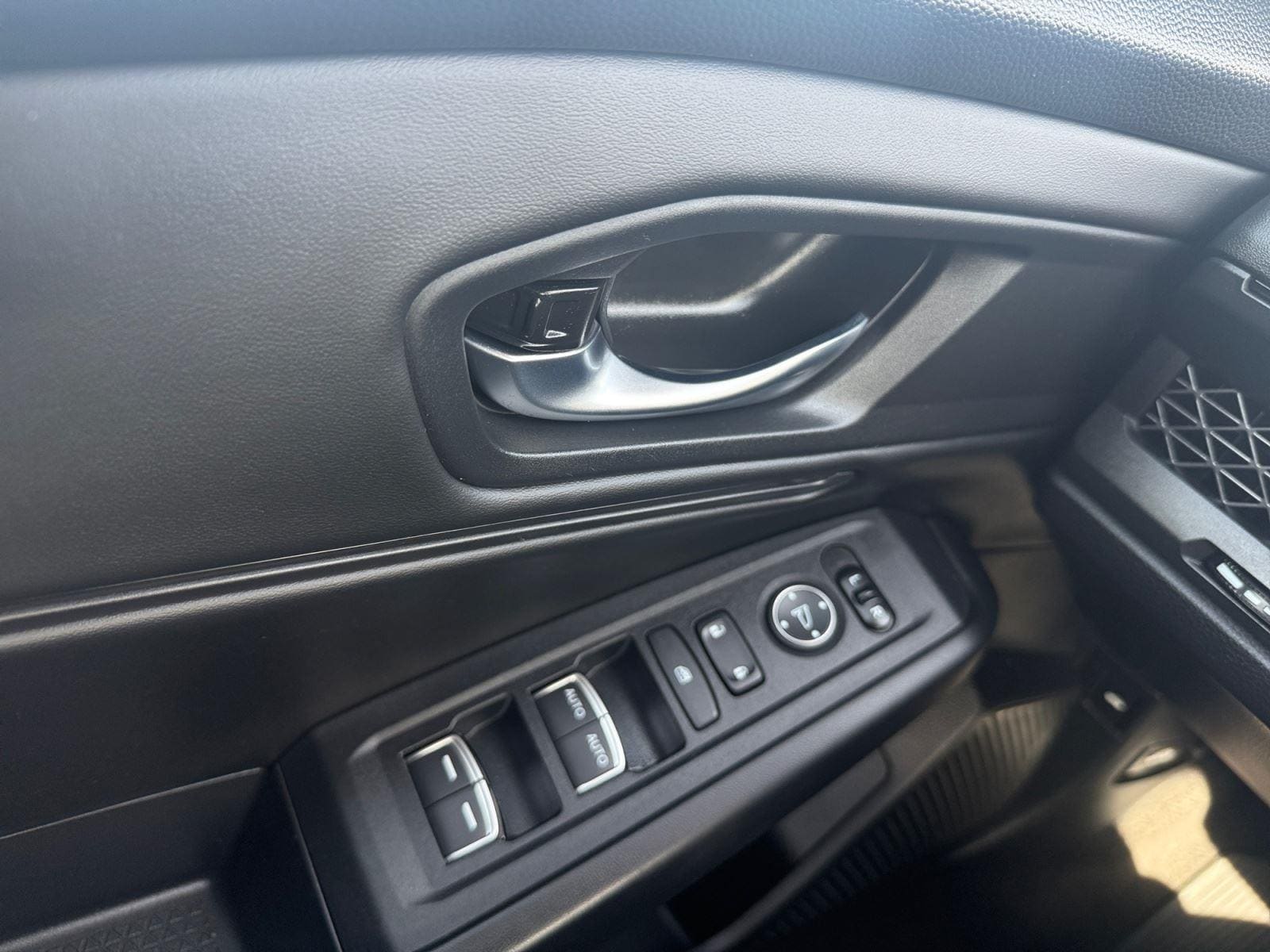 2025 Honda Accord SE - Photo 21