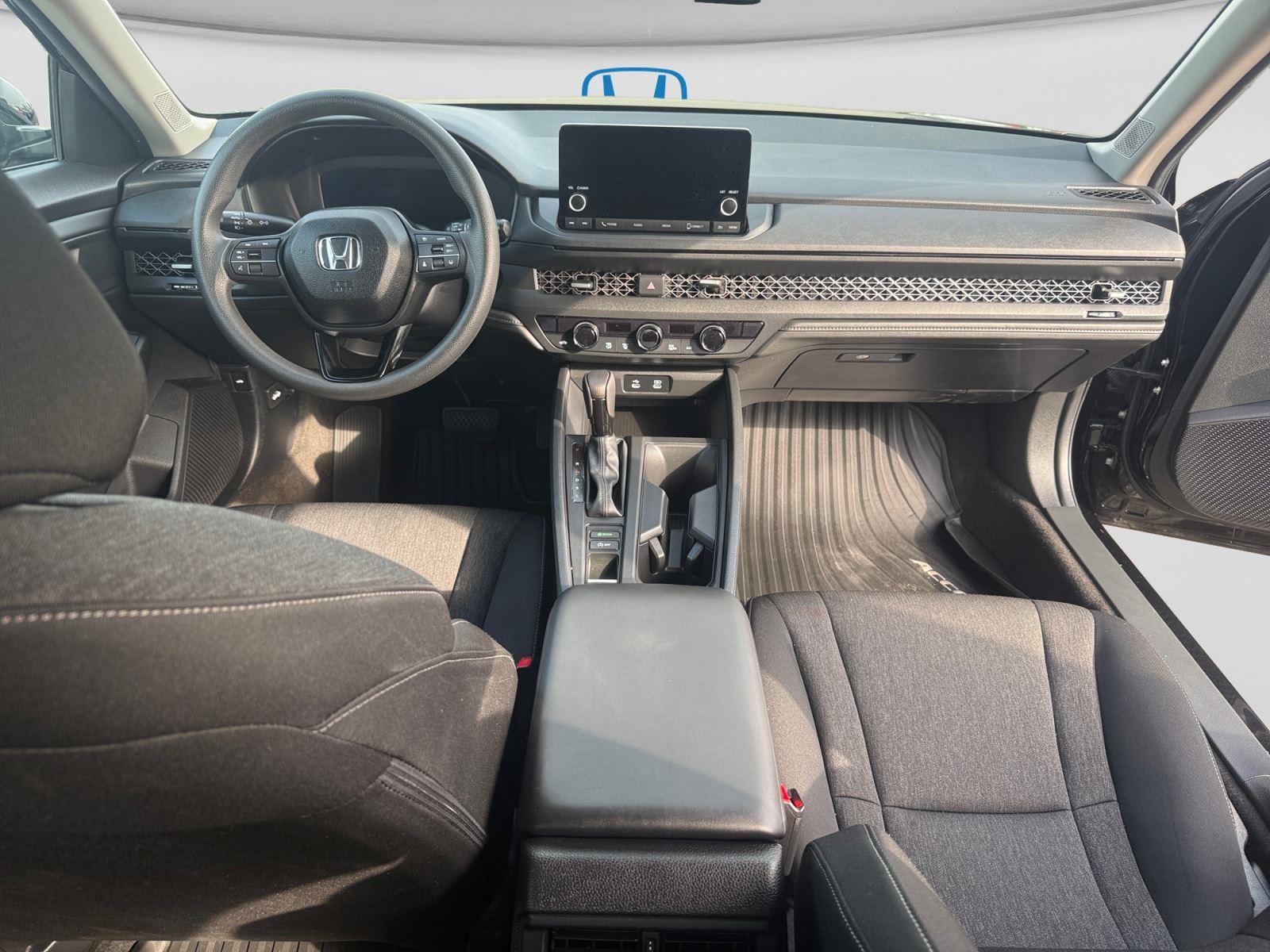 2025 Honda Accord SE - Photo 11