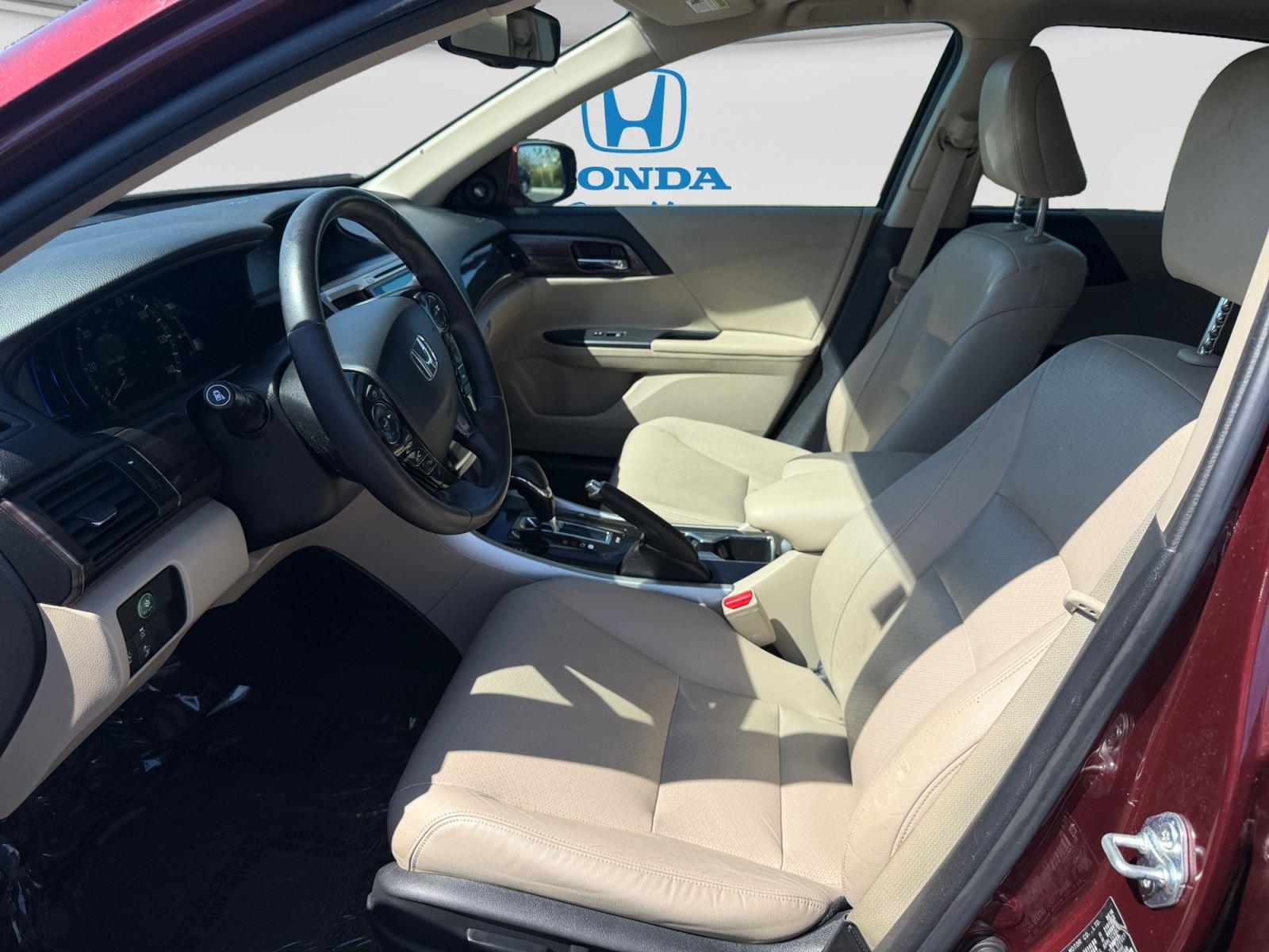 2017 Honda Accord Hybrid EX-L - Photo 13