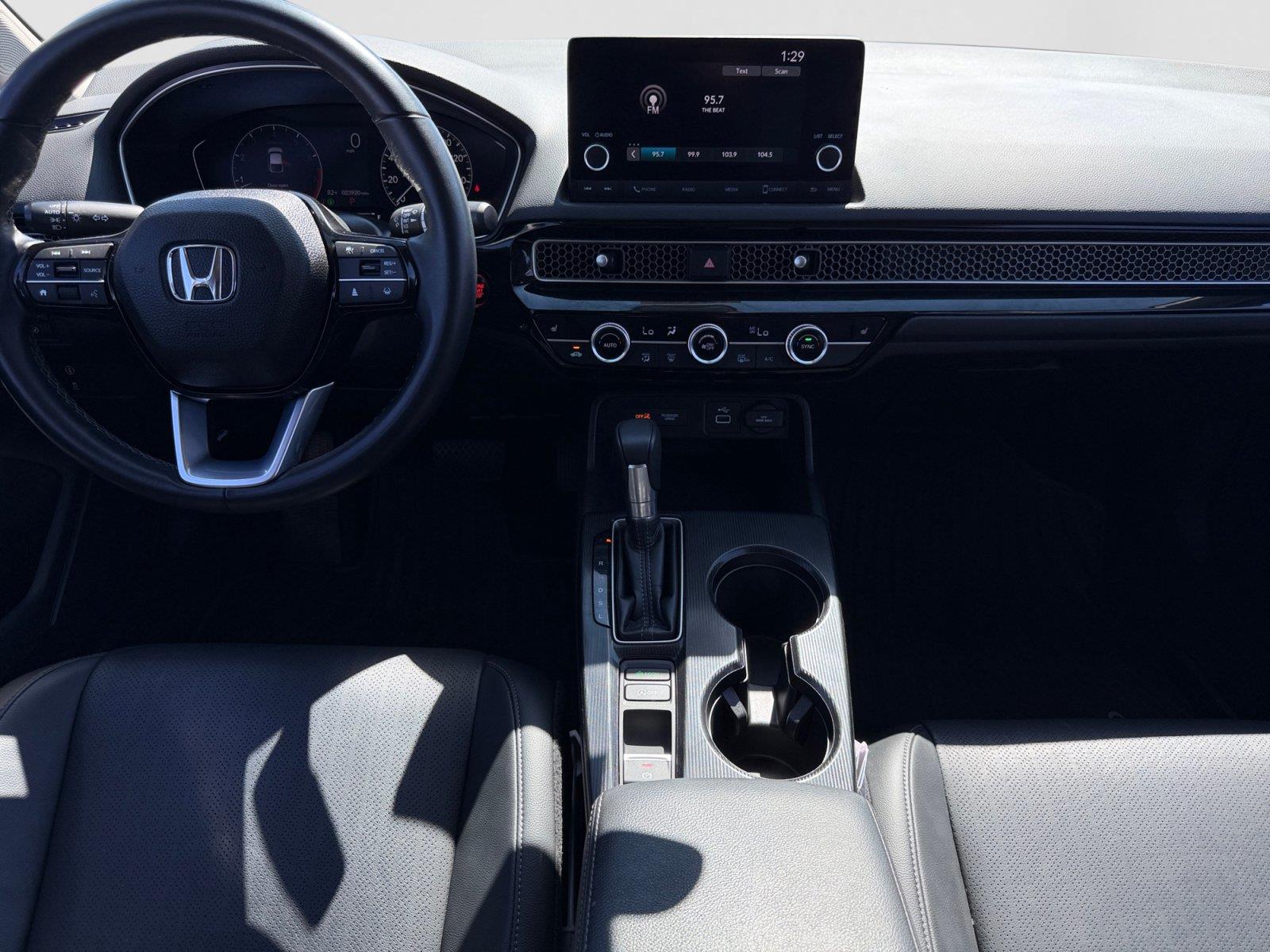 2024 Honda Civic Hatchback EX-L - Photo 11