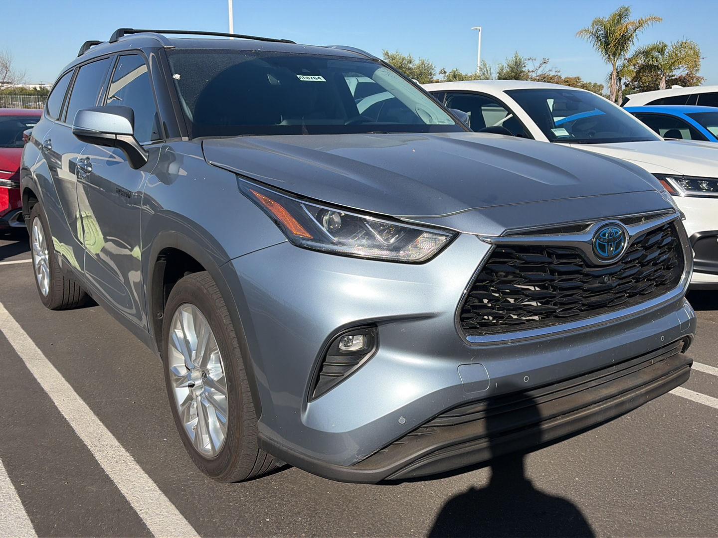 2021 Toyota Highlander Limited Hybrid 4x2's photo