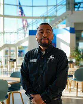 Staff member Darwin Avila from 1895da2bf3cd