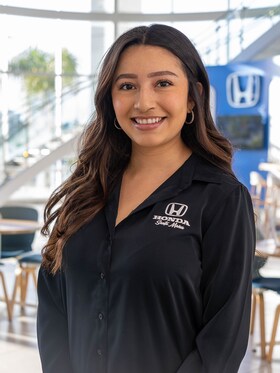 Staff member Lizbeth Navarrete from a1ce8e6de376