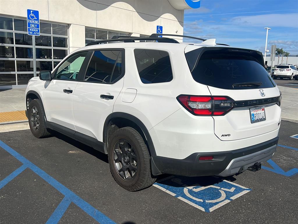 2025 Honda Pilot TrailSport's photo