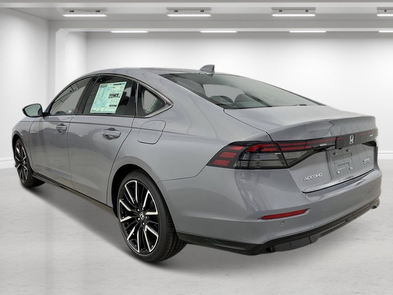 2025 Honda Accord Hybrid Touring photo 3