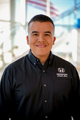 Staff member Fabian Zaragoza from 0b0daf84fab0