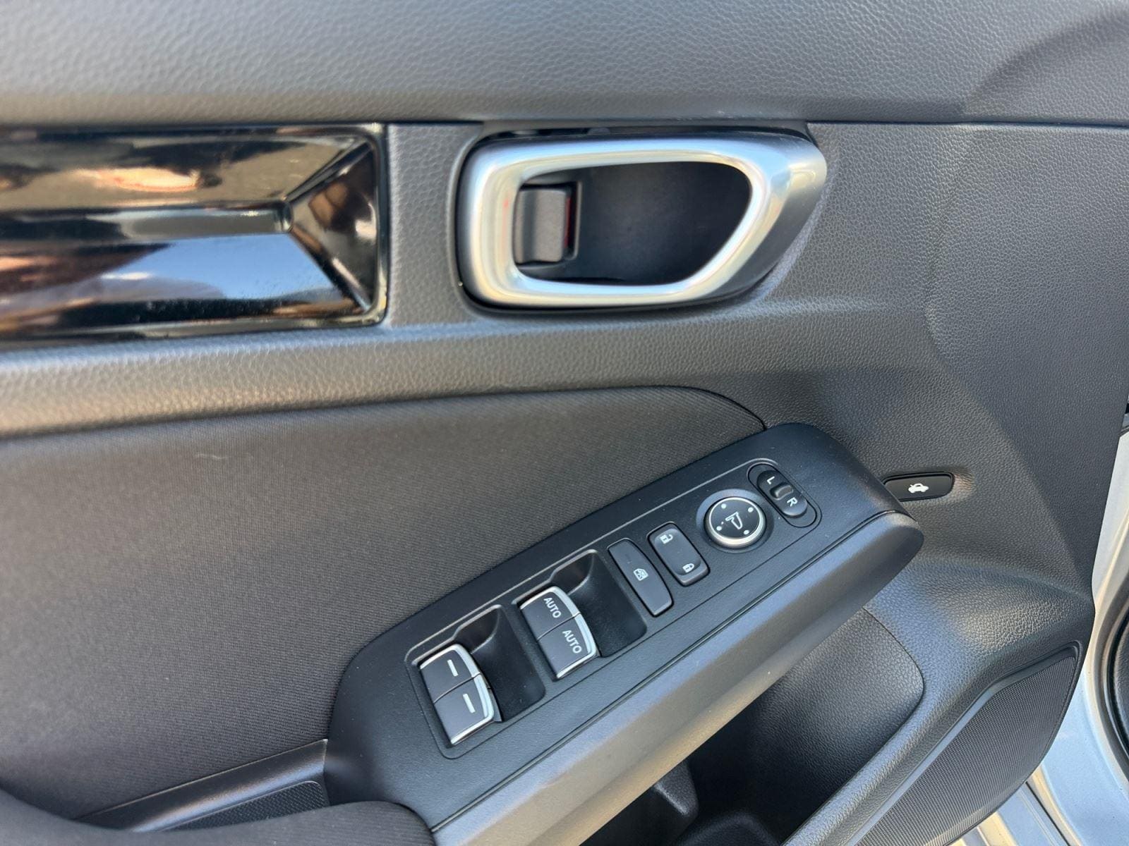 2025 Honda Civic Sport - Photo 20