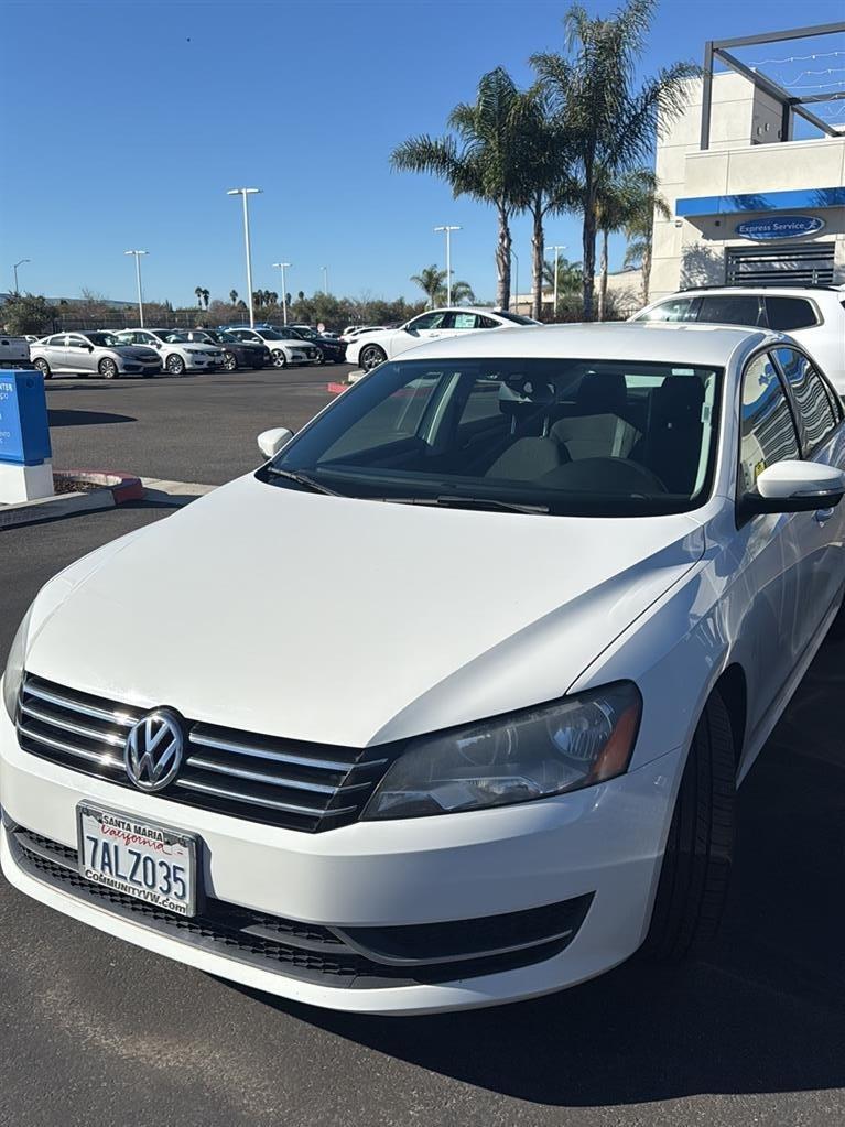 2013 Volkswagen Passat S's photo
