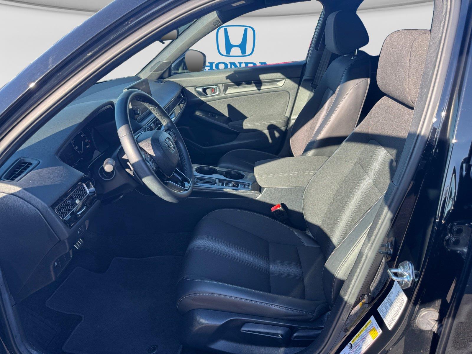 2025 Honda Civic Hatchback Sport - Photo 13
