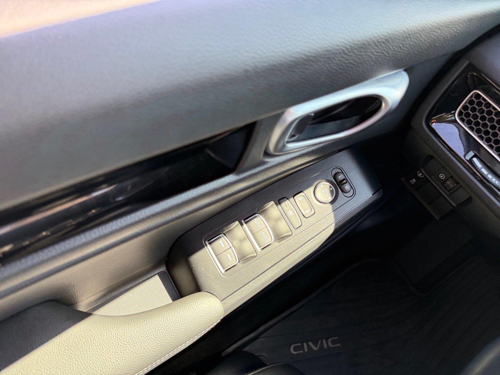 2024 Honda Civic Hatchback EX-L - Photo 21