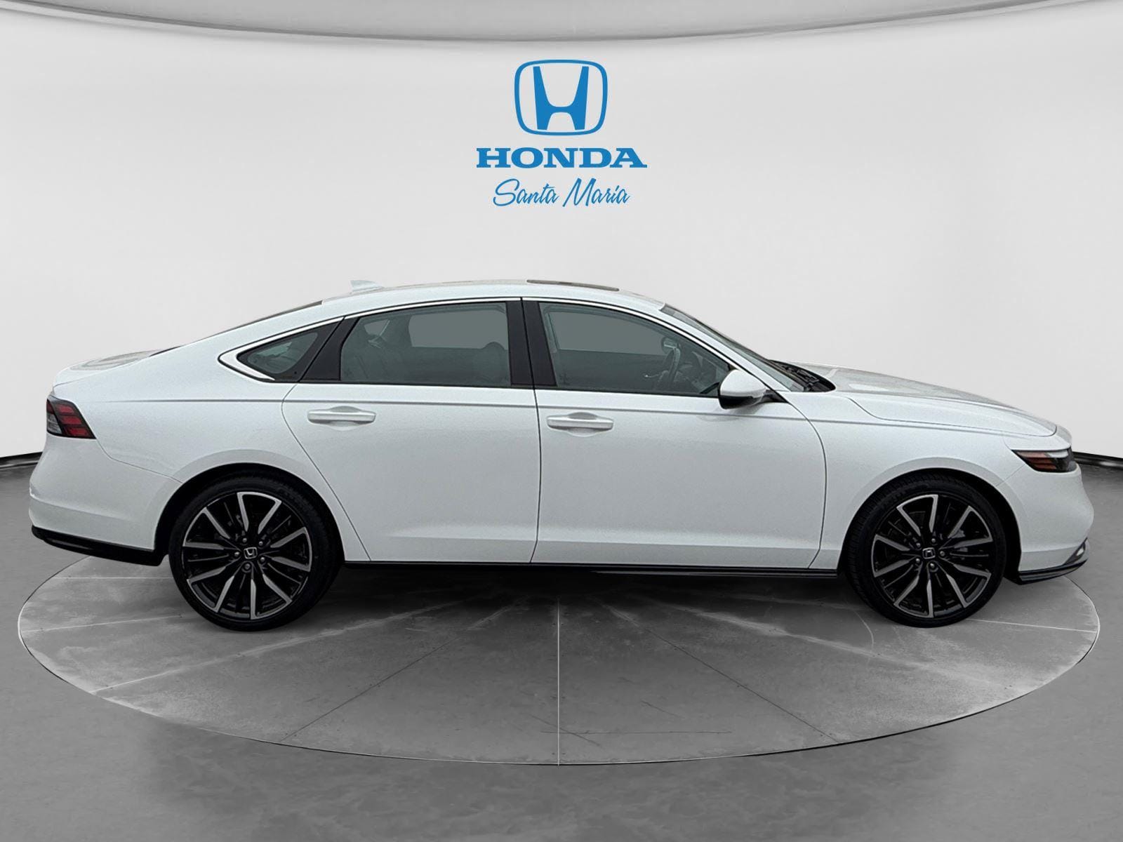 2023 Honda Accord Hybrid Touring - Photo 9