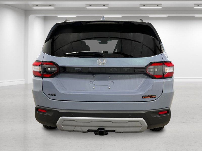 2025 Honda Pilot TrailSport photo 3