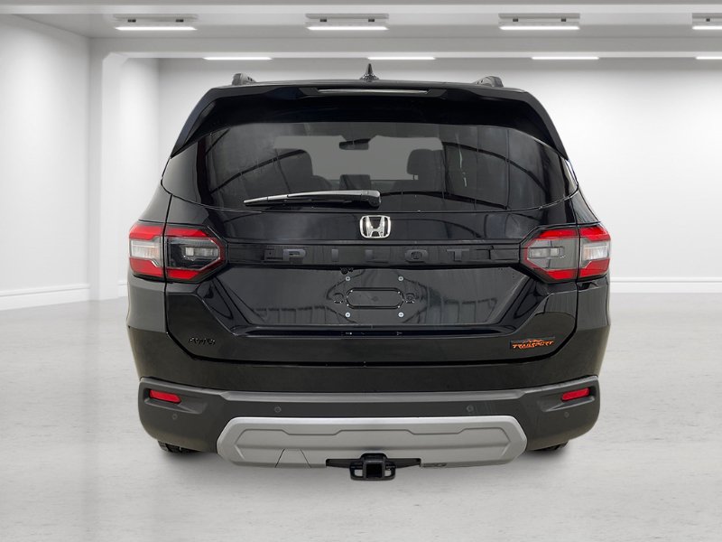 2025 Honda Pilot TrailSport photo 3
