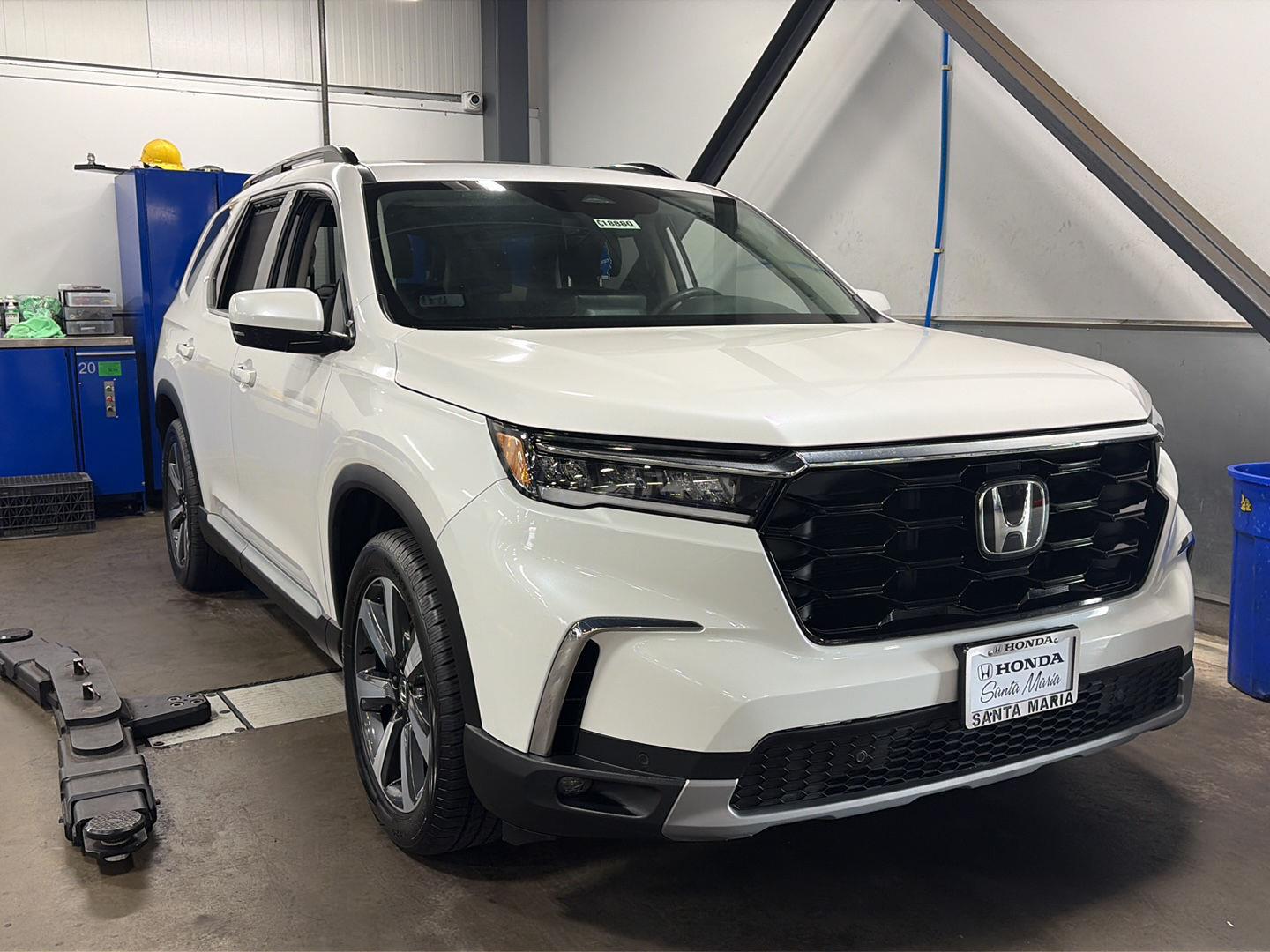 2025 Honda Pilot Touring - Photo 1