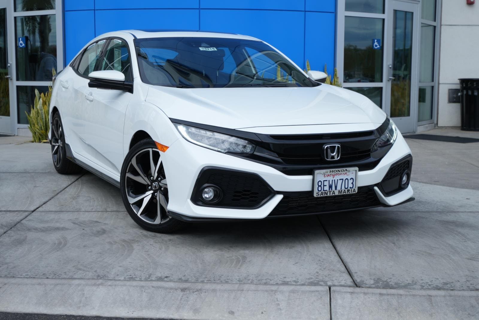 2018 Honda Civic Hatchback Sport Touring's photo
