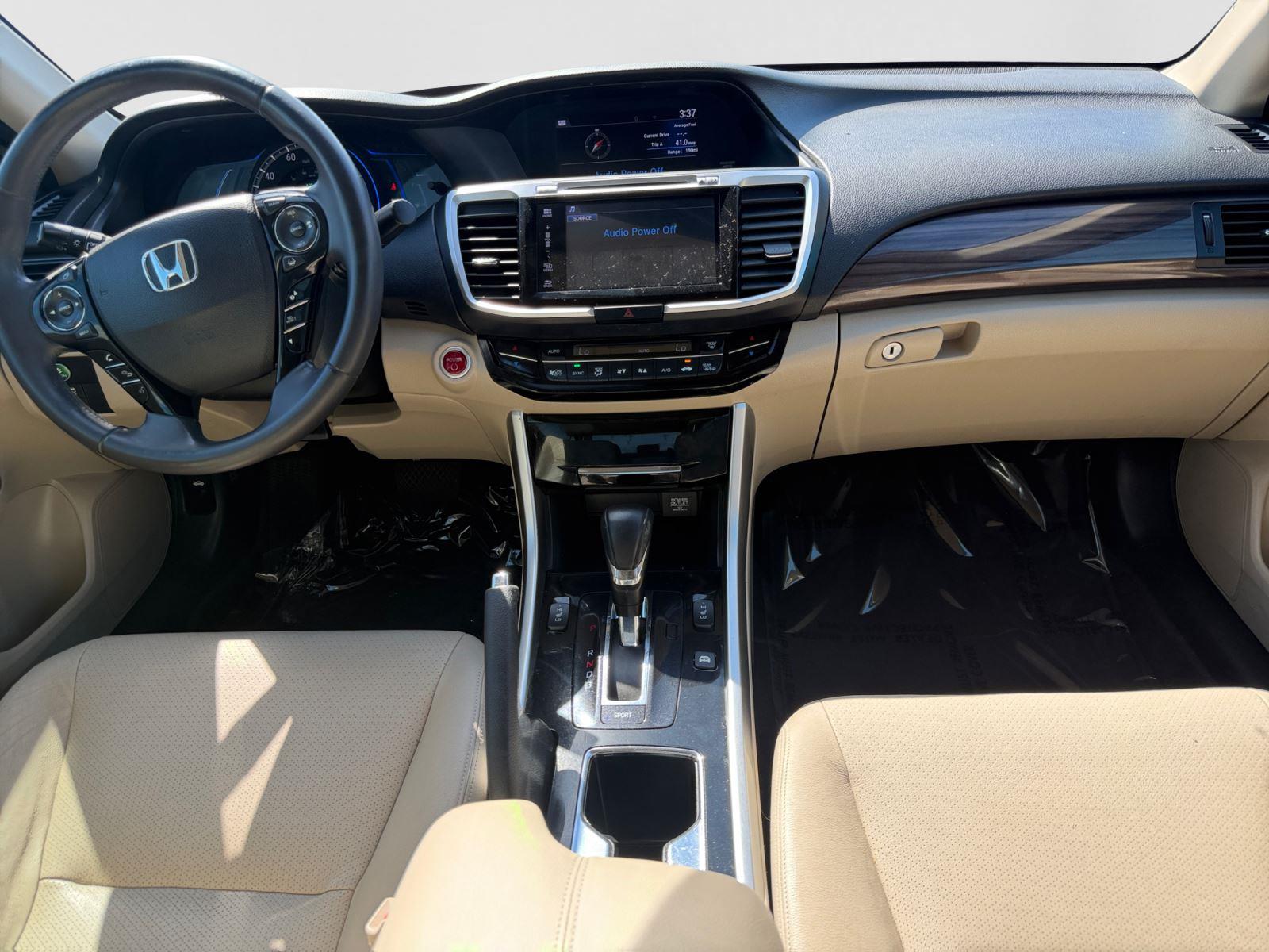 2017 Honda Accord Hybrid EX-L - Photo 11