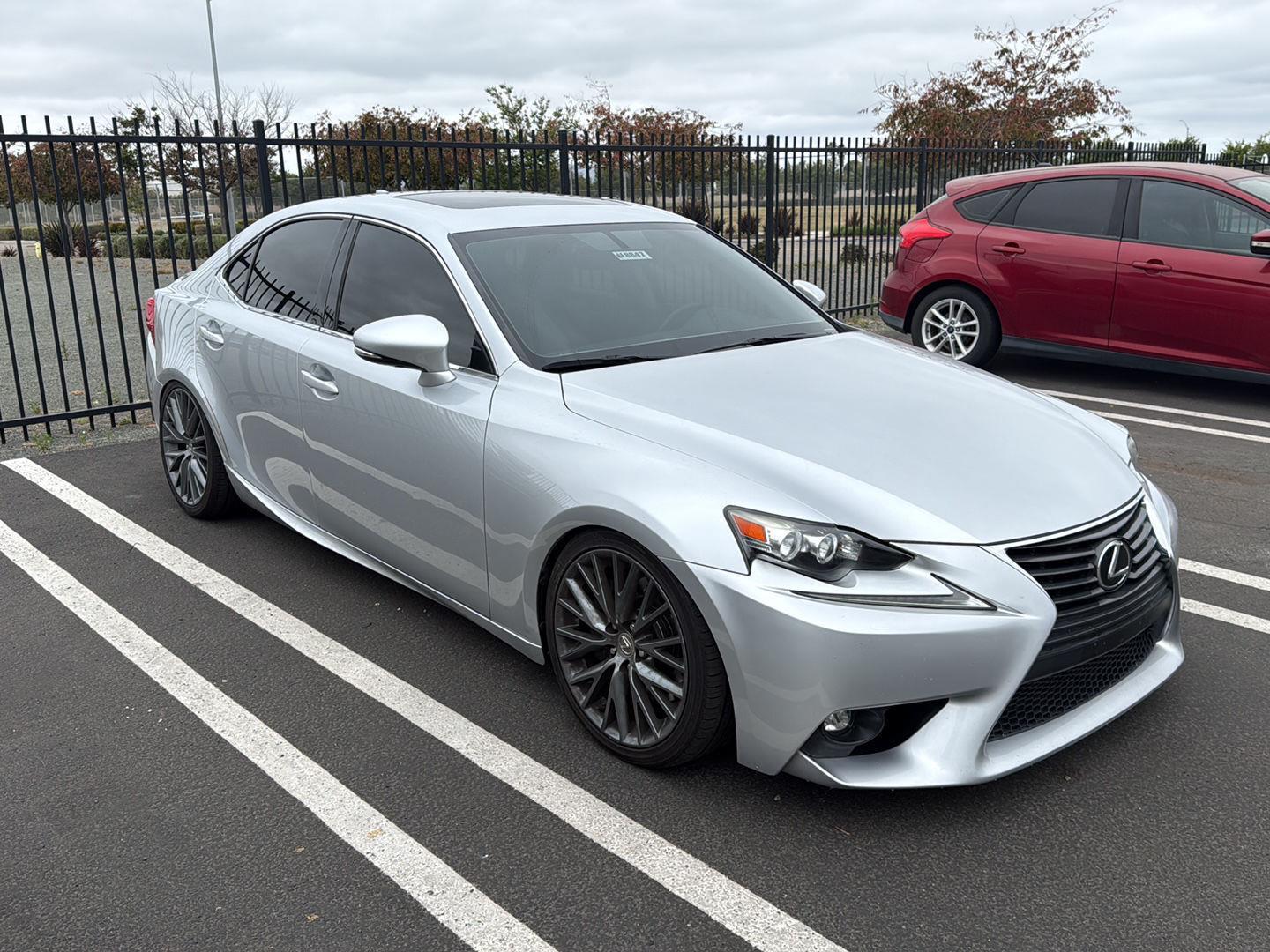 2016 Lexus IS 350 200t's photo