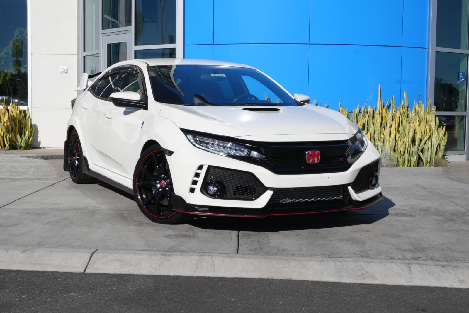 2018 Honda Civic Hatchback Type-R's photo