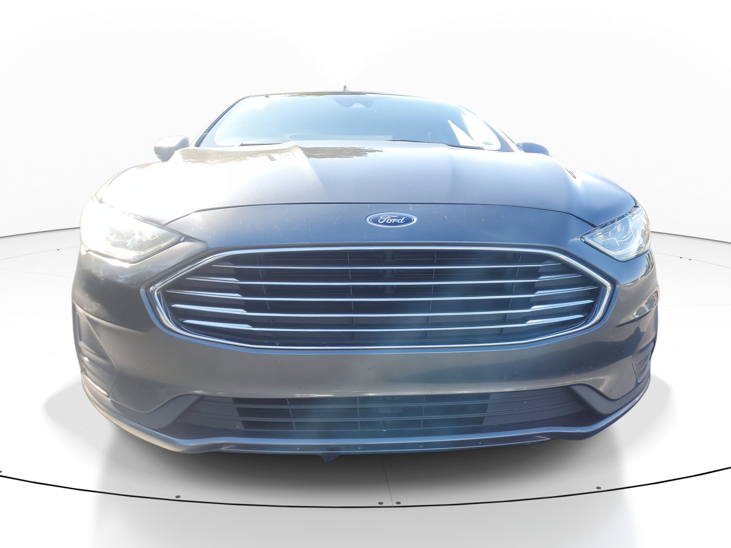 2020 Ford Fusion SE photo 2