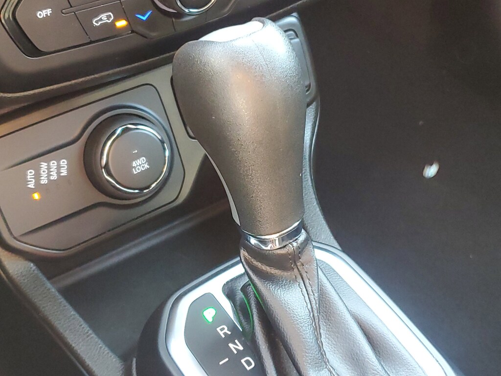 2023 Jeep Renegade Latitude Upland photo 26