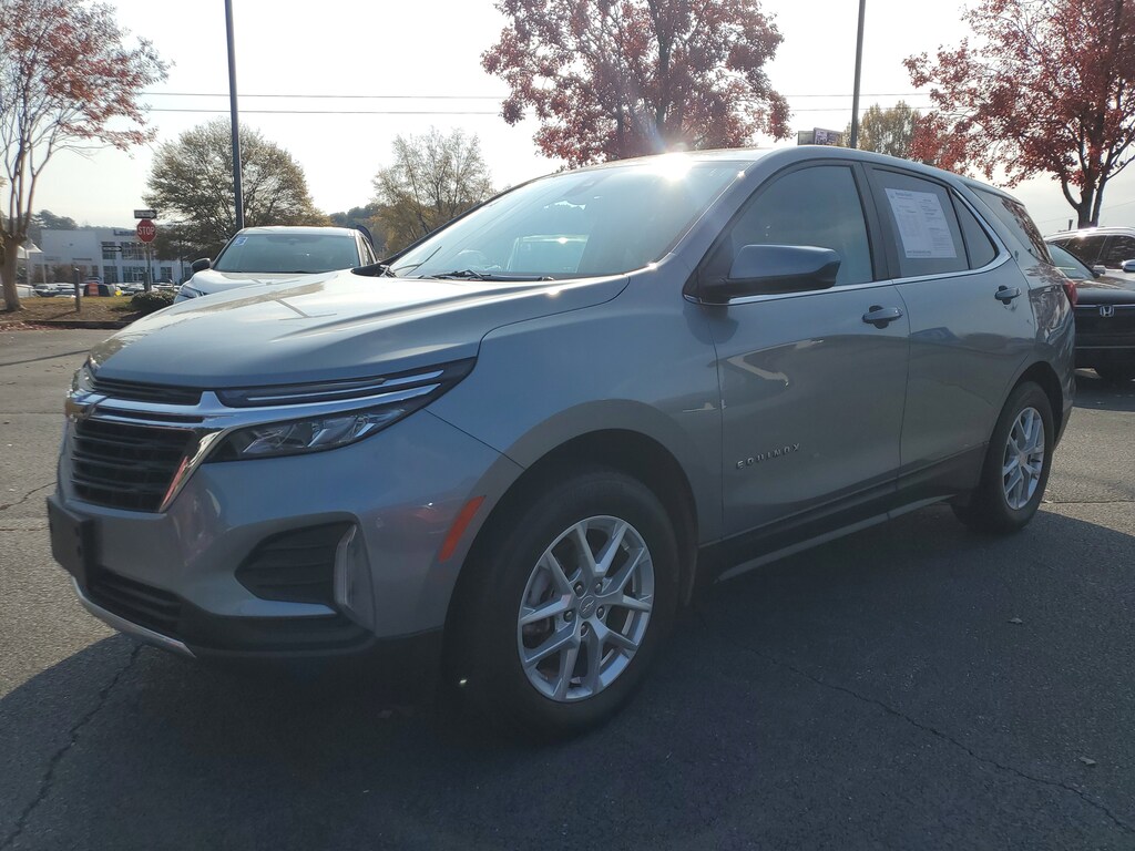 2023 Chevrolet Equinox LT photo 2
