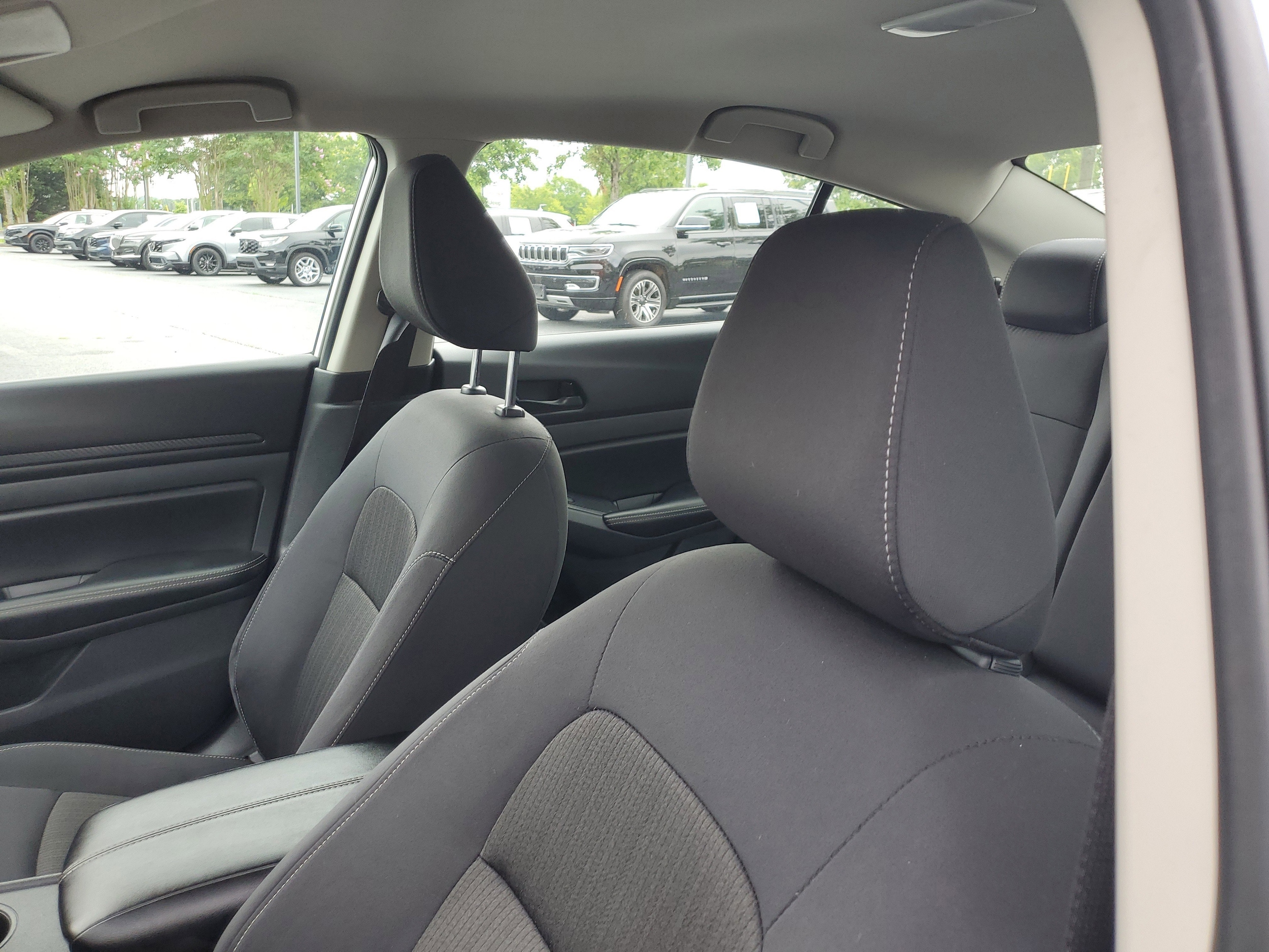 2025 Nissan Altima SV - Photo 16