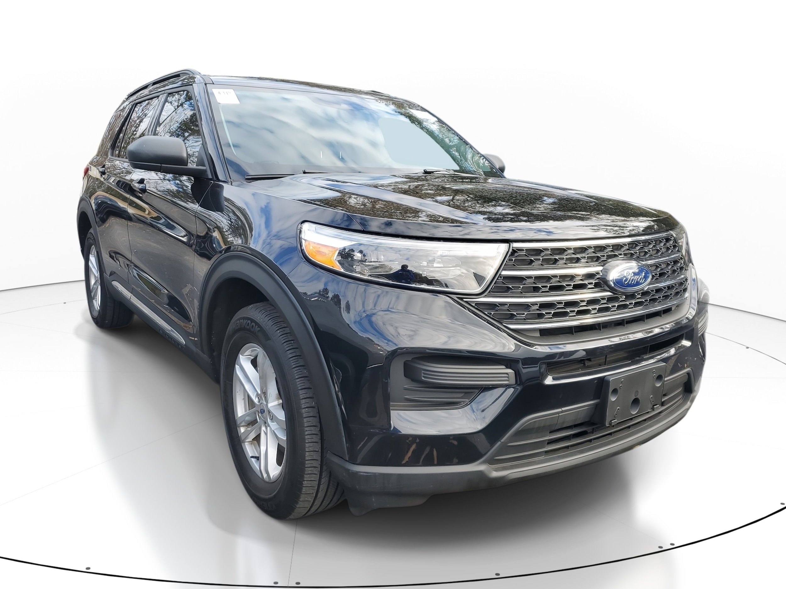 2023 Ford Explorer XLT's photo