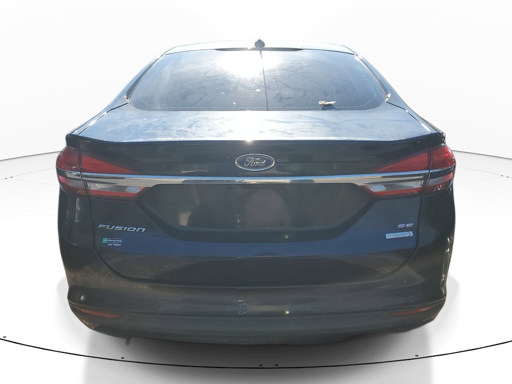 Used 2018 Ford Fusion SE Sedan