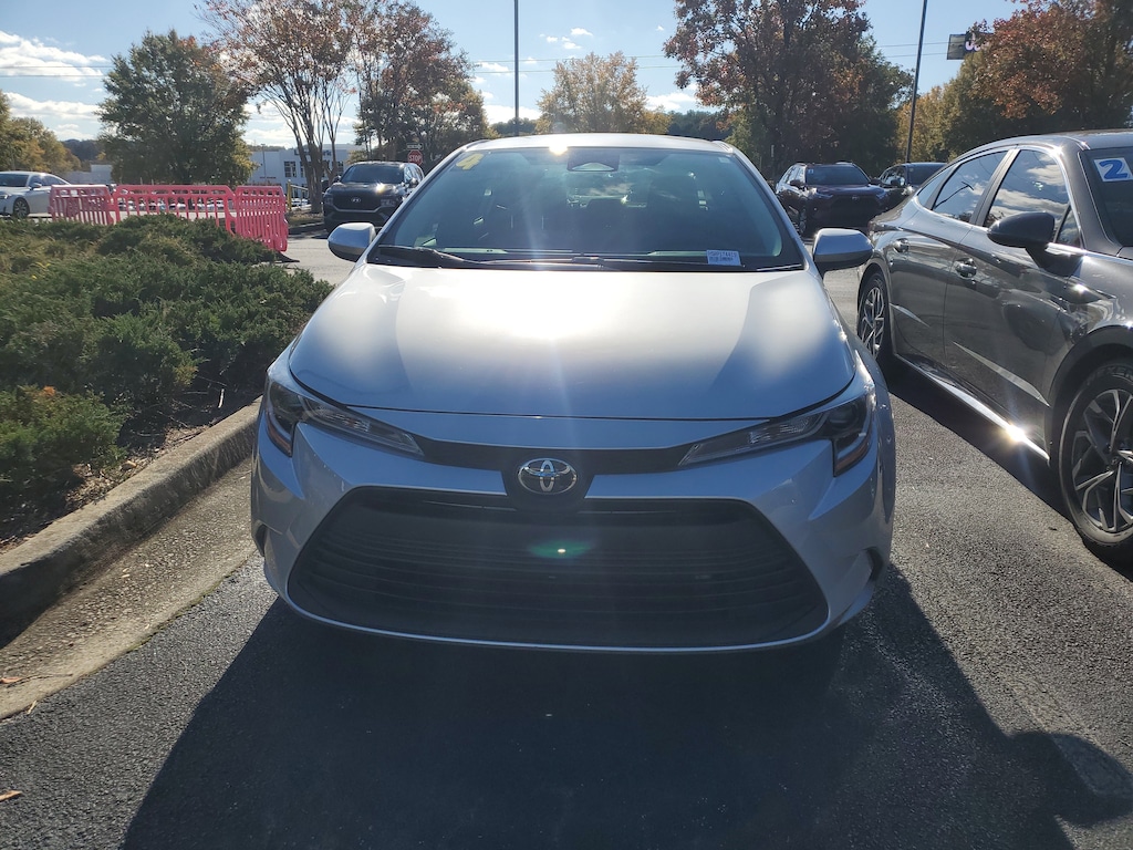 2024 Toyota Corolla LE photo 2