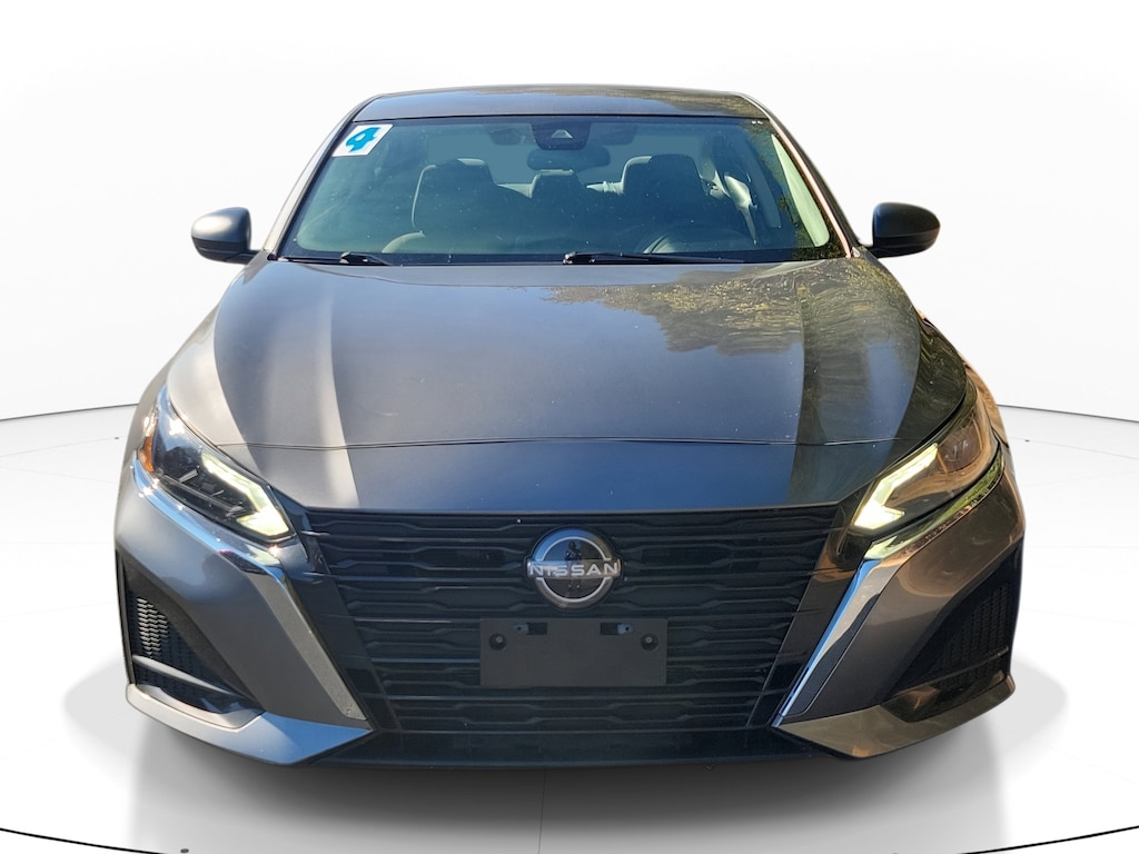Used 2024 Nissan Altima 2.5 SV Sedan