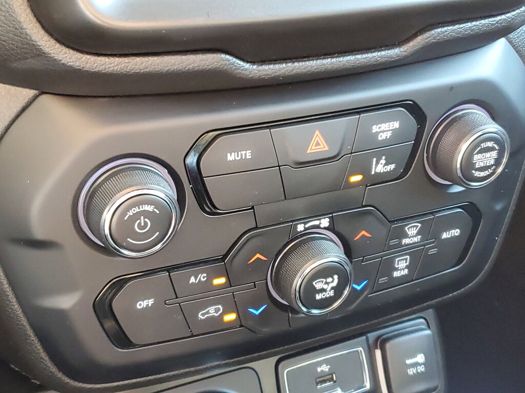 2023 Jeep Renegade Latitude Upland photo 25