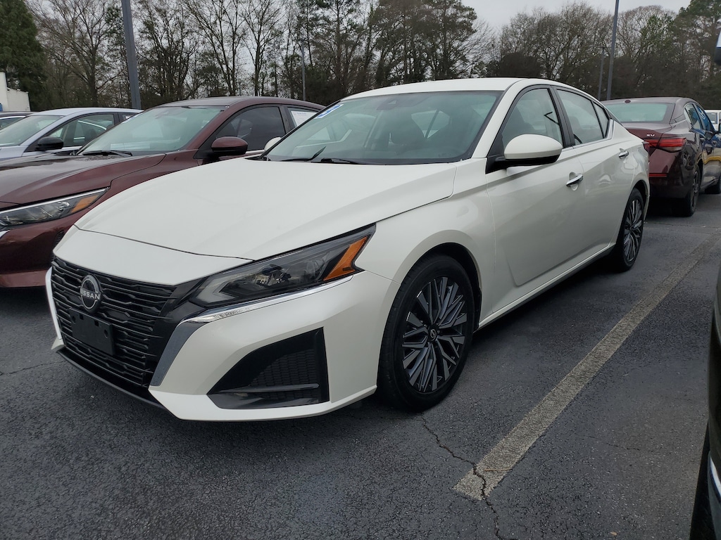 Used 2023 Nissan Altima 2.5 SV Sedan