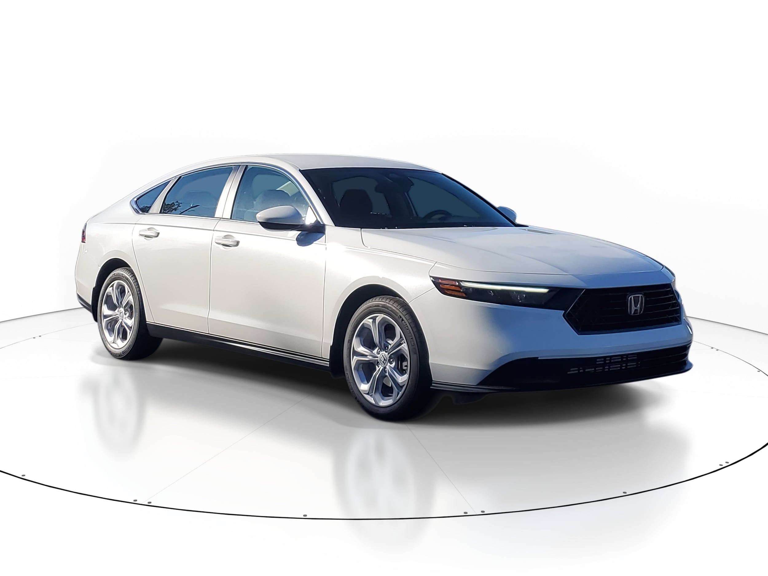 2025 Honda Accord LX's photo