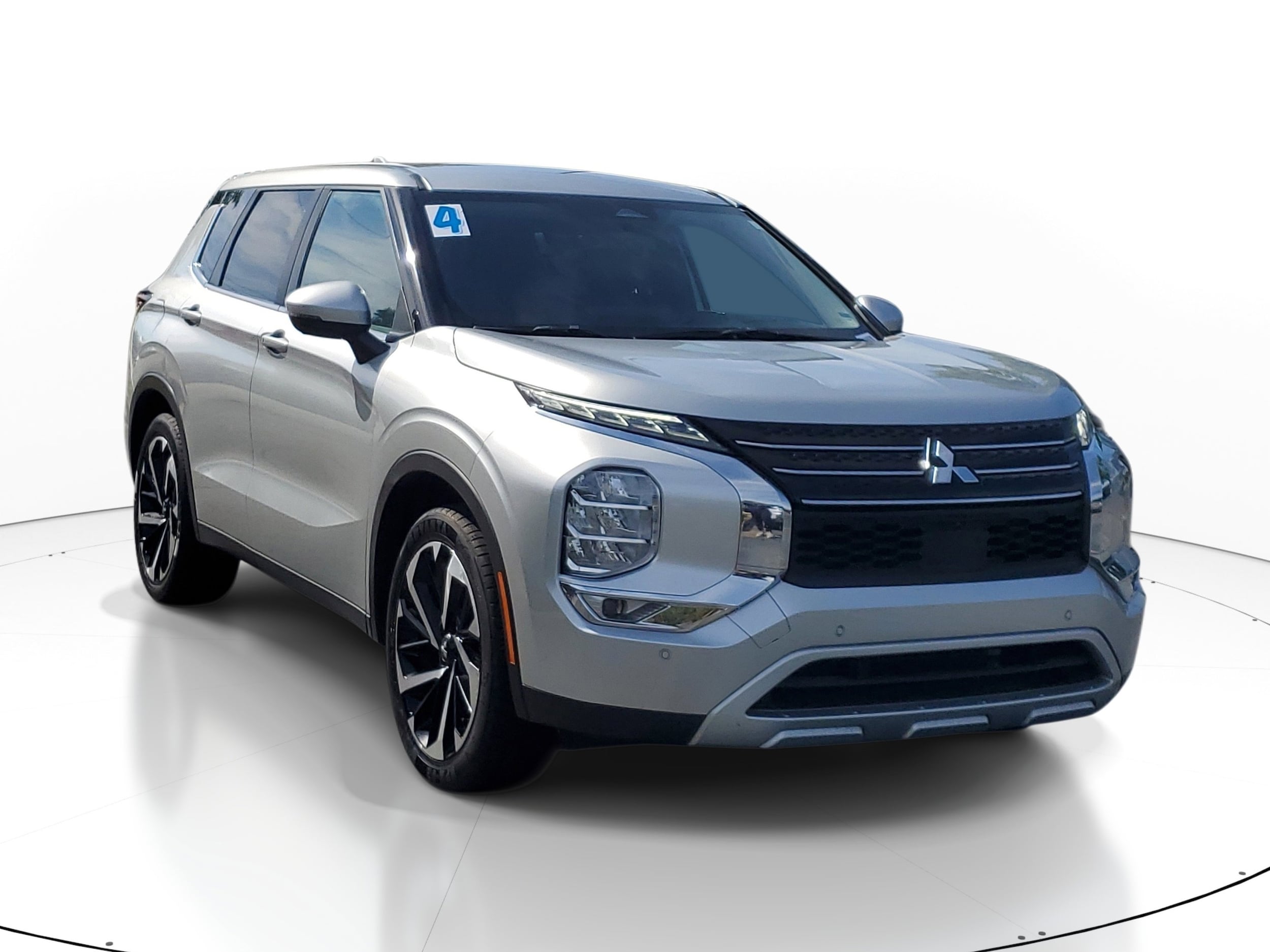 2024 Mitsubishi Outlander SE 2WD's photo