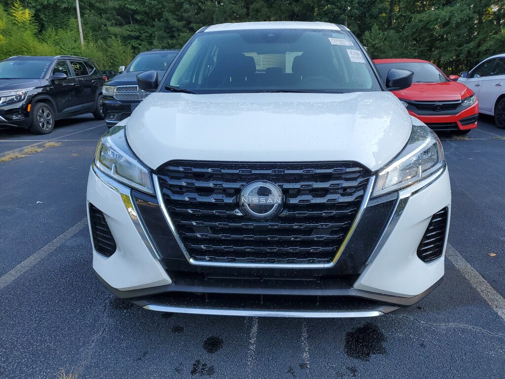2024 Nissan Kicks S photo 3