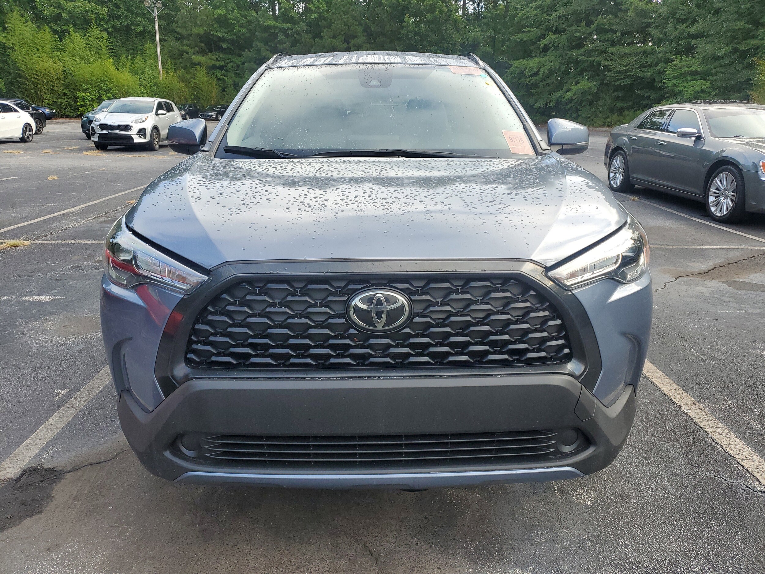 2022 Toyota Corolla Cross LE photo 2
