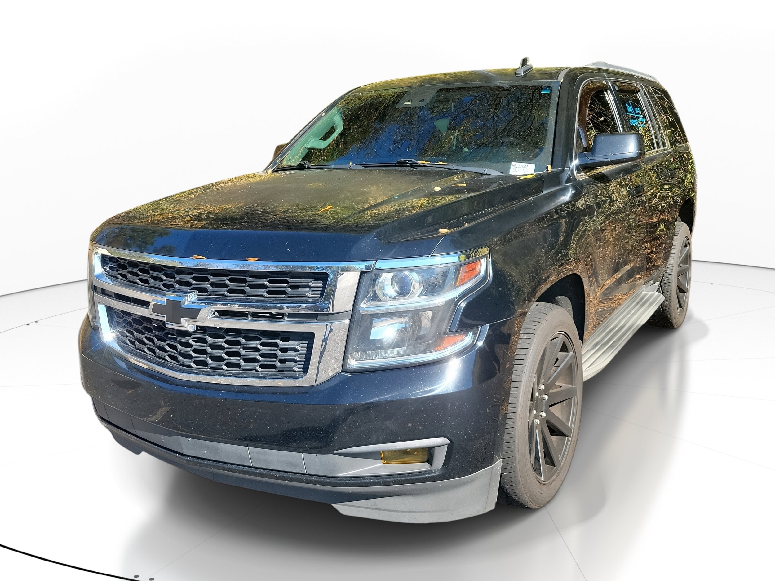 2017 Chevrolet Tahoe LT photo 3