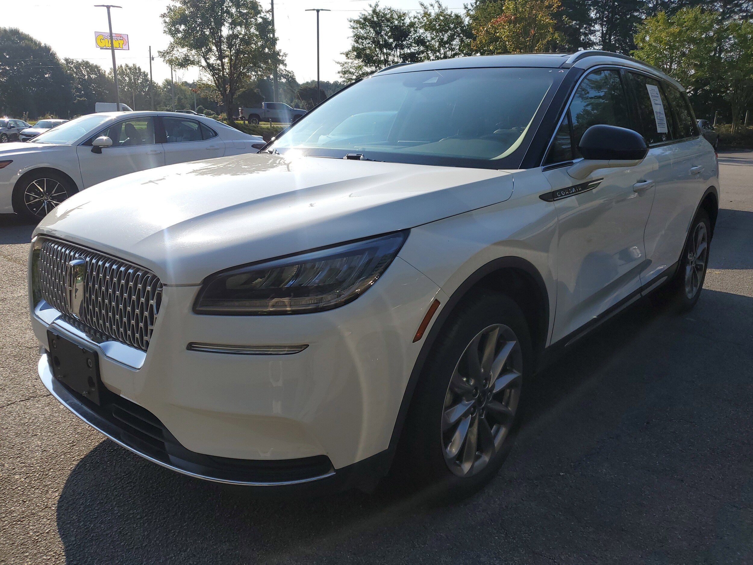 2022 Lincoln Corsair Standard photo 3