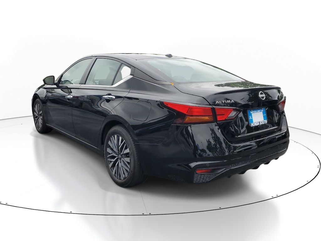 Used 2024 Nissan Altima 2.5 SV Sedan