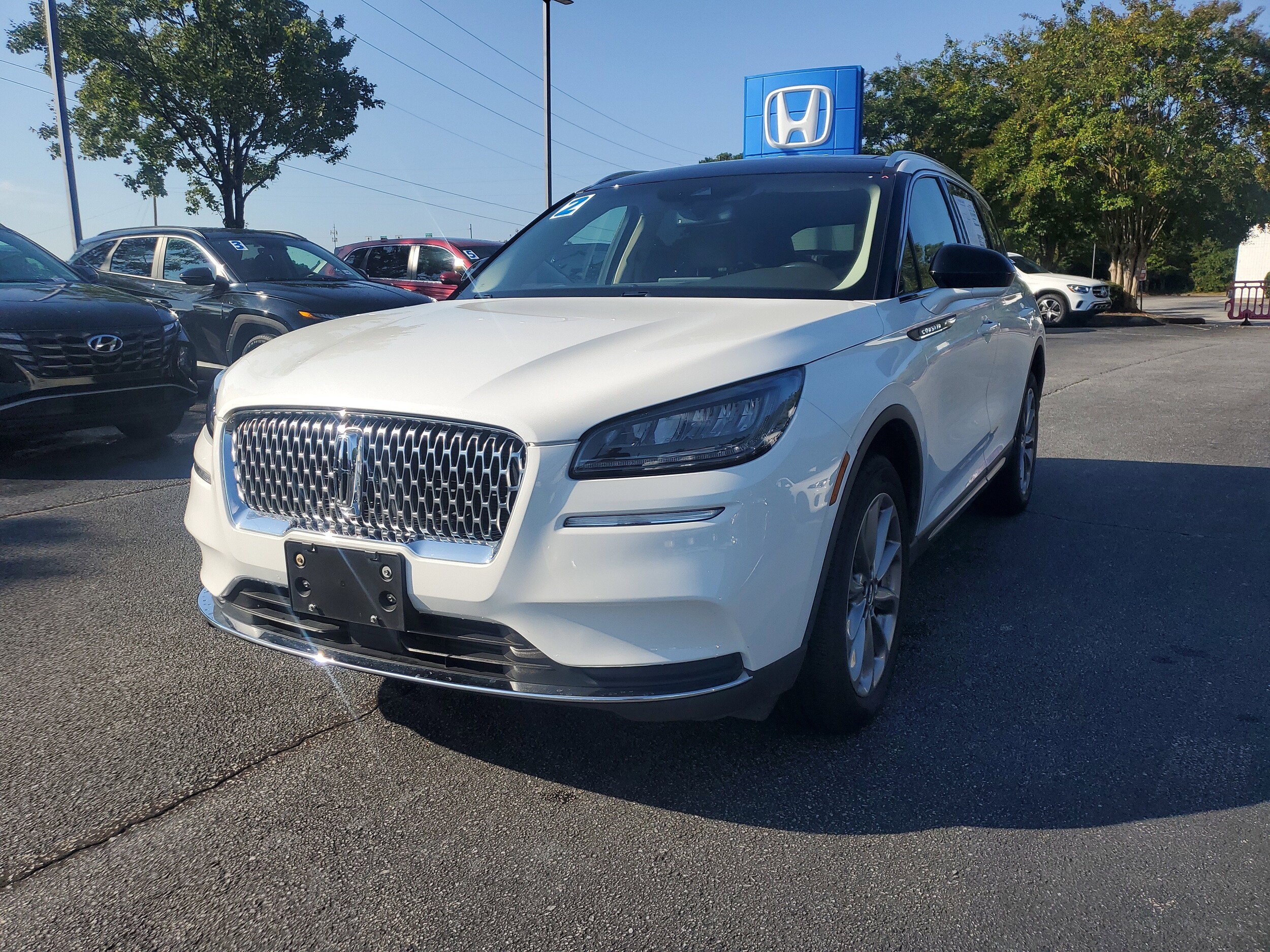 2022 Lincoln Corsair Standard photo 3