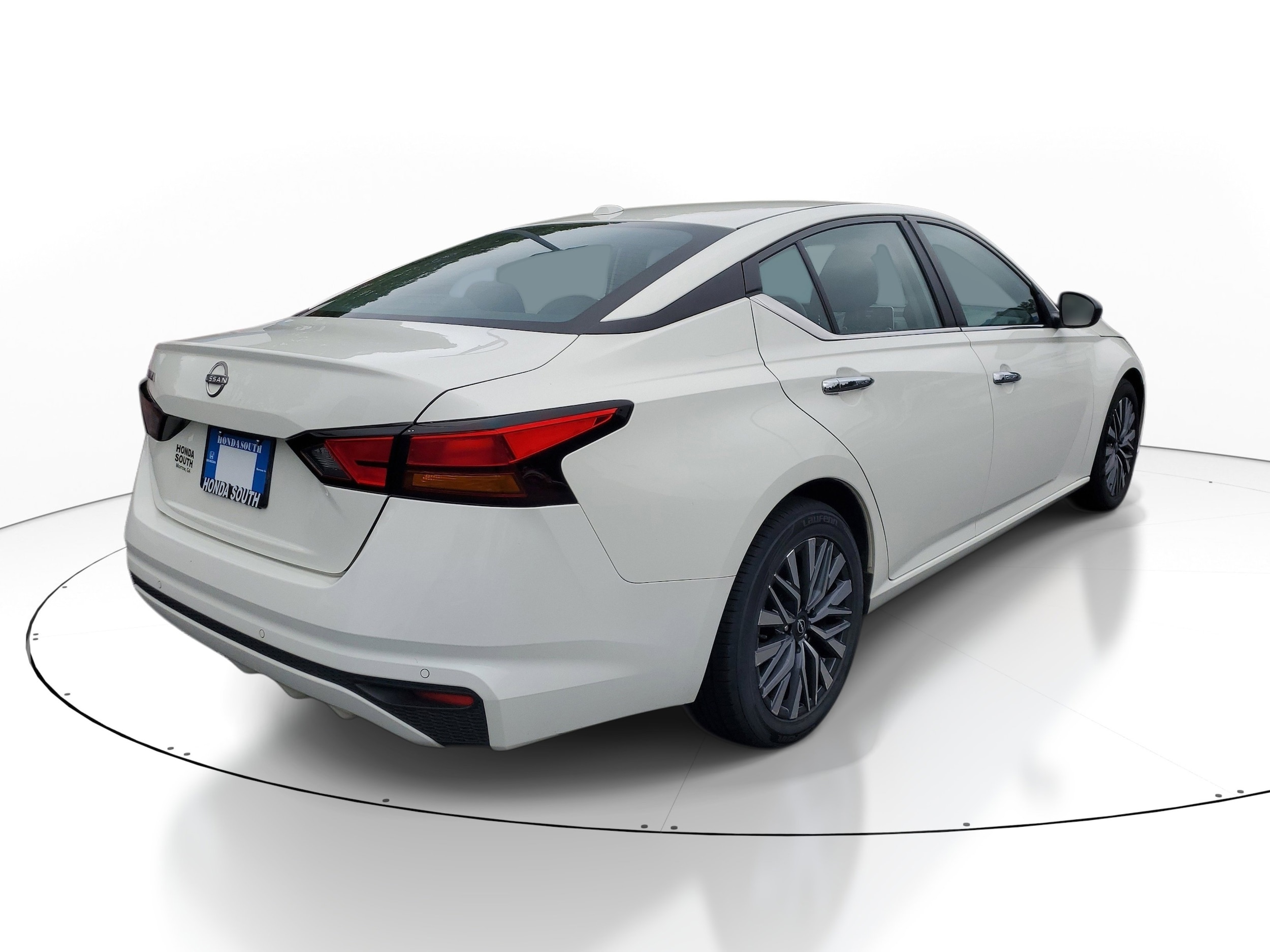 2025 Nissan Altima SV - Photo 6