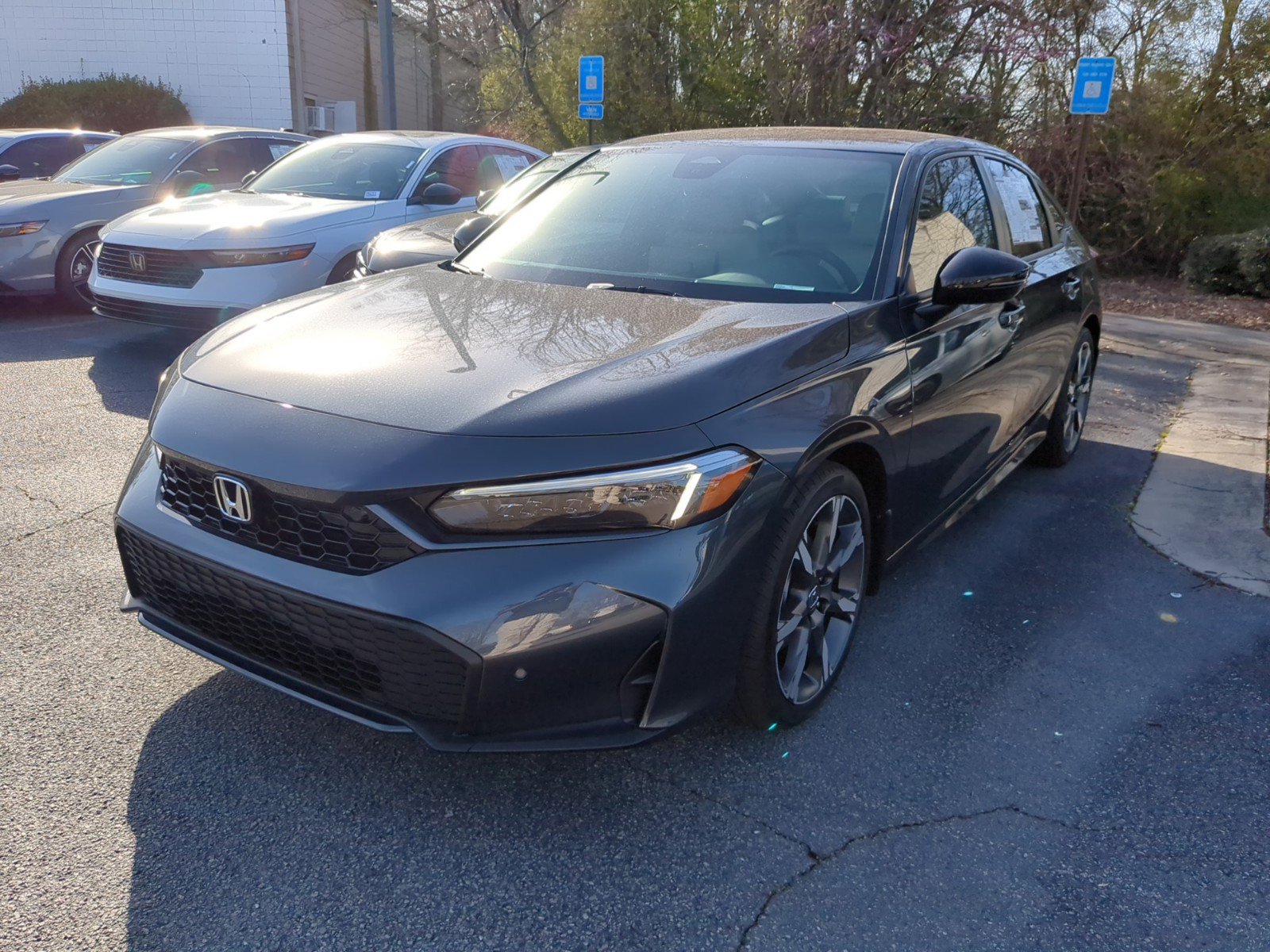2025 Honda Civic Hybrid Sport photo 3