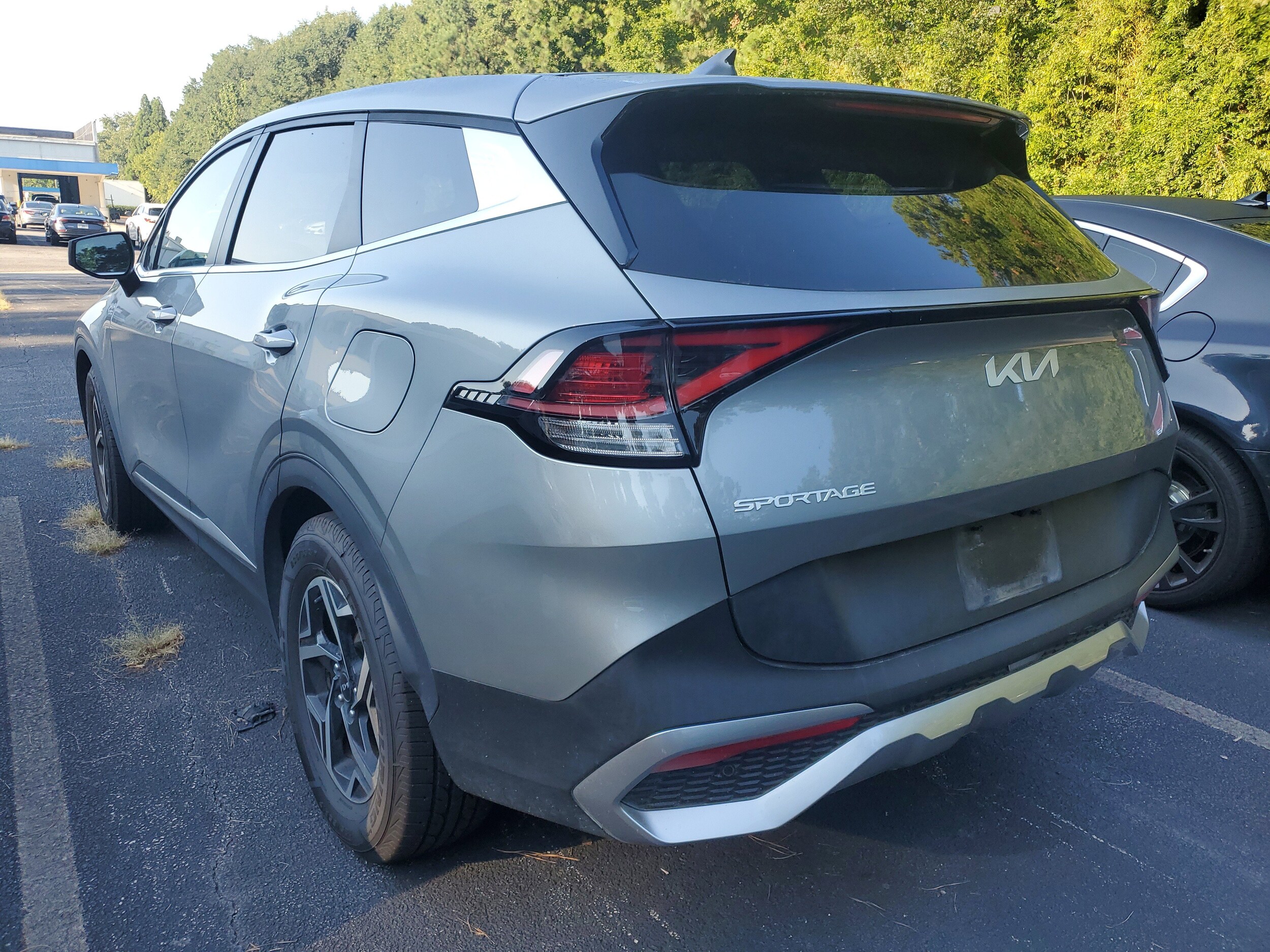 2024 Kia Sportage LX photo 2