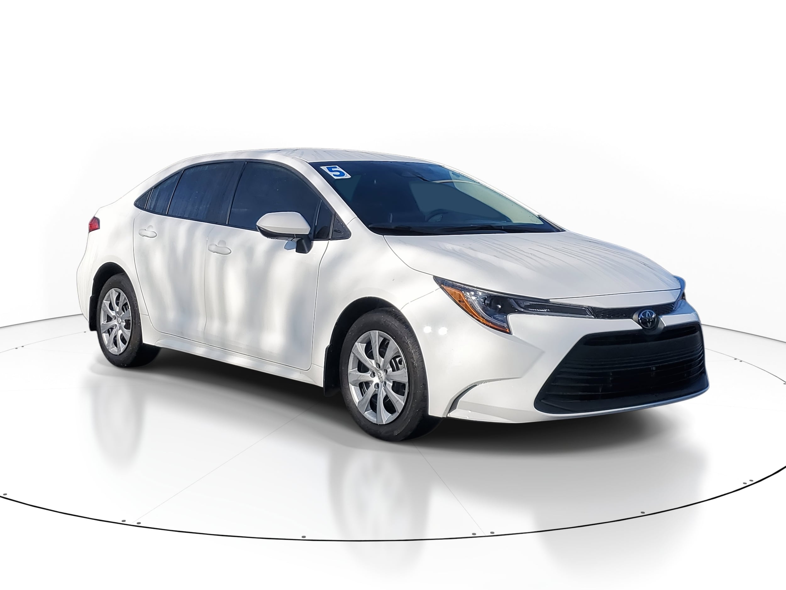 2025 Toyota Corolla LE's photo